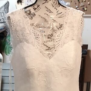 Chic Lace Bridal Gown